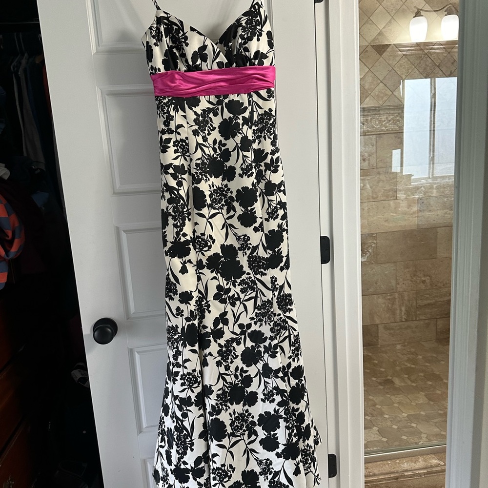 Offers Welcome! - Picture 2 of 11